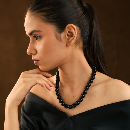 Dark Elegance Bold Black Pearl Choker