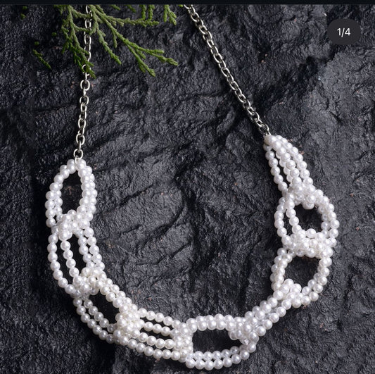 White Pearl Ring Choker