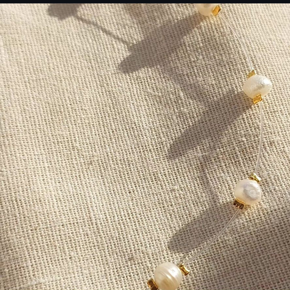 Minimal White Pearl Choker