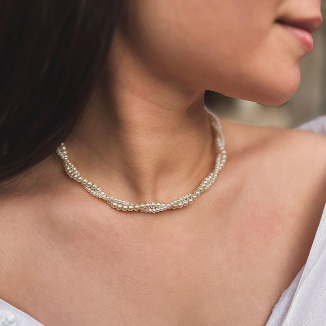 White Pearl Spring Bloom Necklace