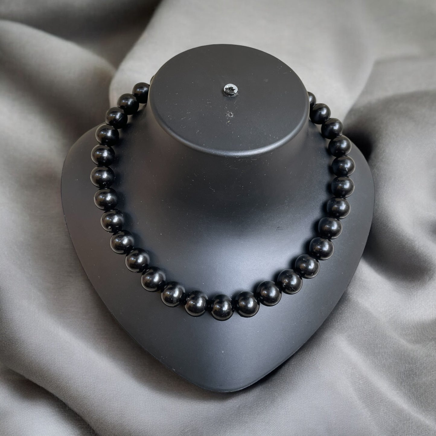 Dark Elegance Bold Black Pearl Choker
