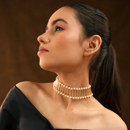 Golden Elegance Pipe & White Pearl Choker