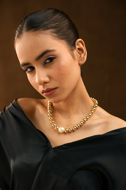 Solstice Shine: Gold Choker with Pearl Detail