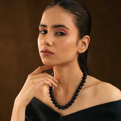 Dark Elegance Bold Black Pearl Choker