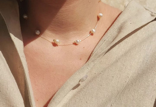 Minimal White Pearl Choker