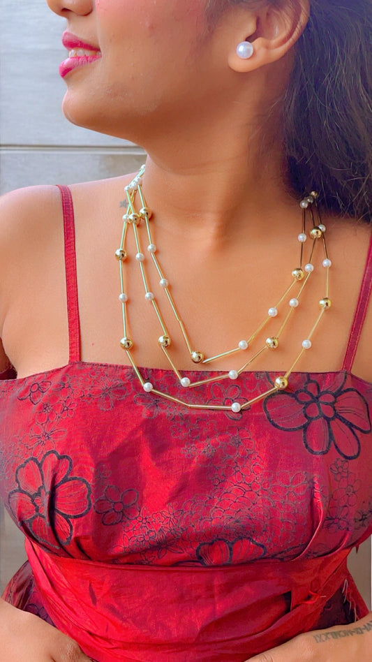 Opal Glow: Gold & Pearl Necklace