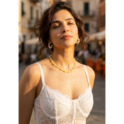 Handmade Yellow Daisy Beaded Necklace – White & Yellow Floral Choker