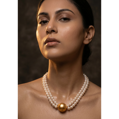Bold Pearl Choker with Matte Gold Center