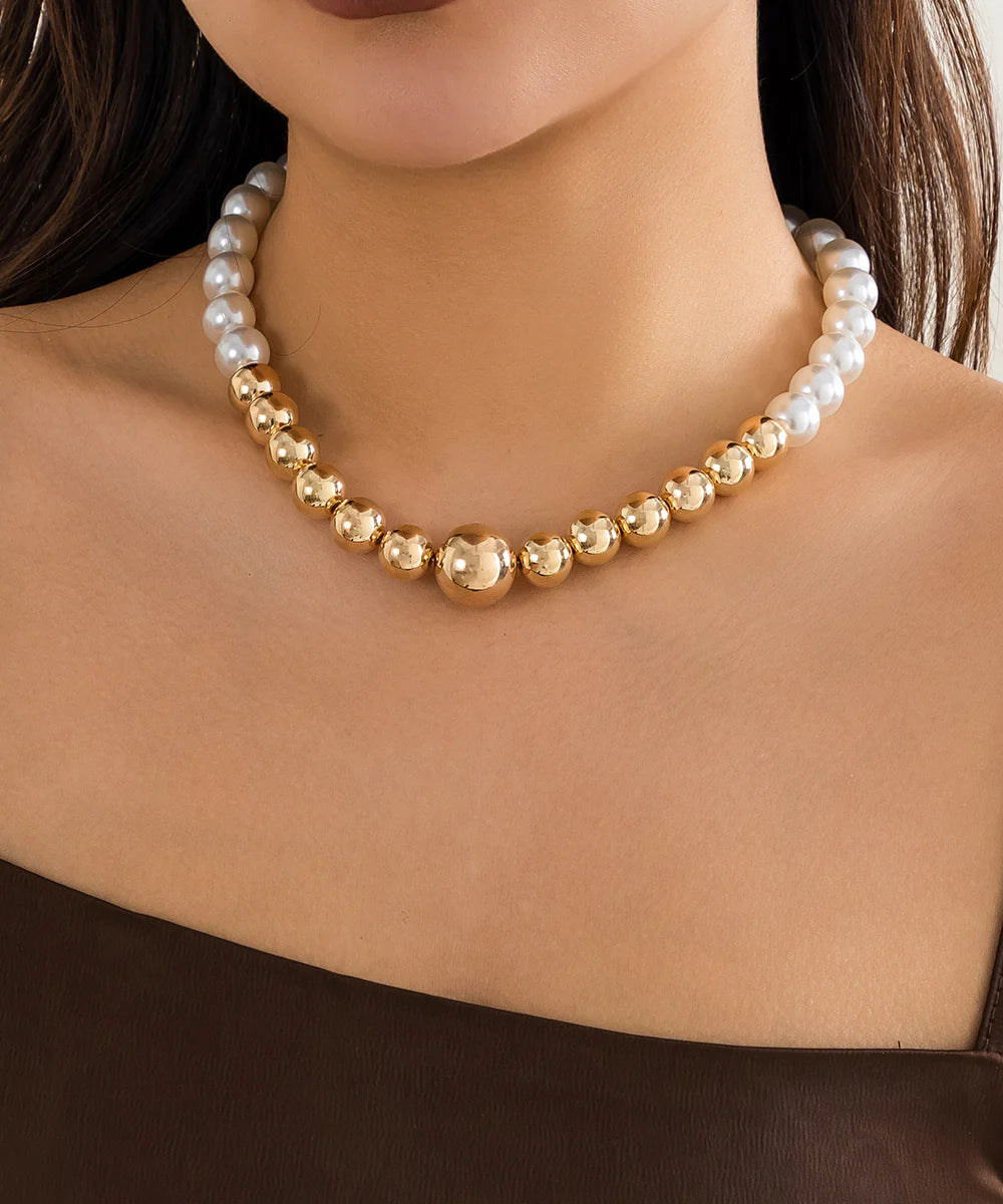 Golden Glow – Simple Pearl Necklace