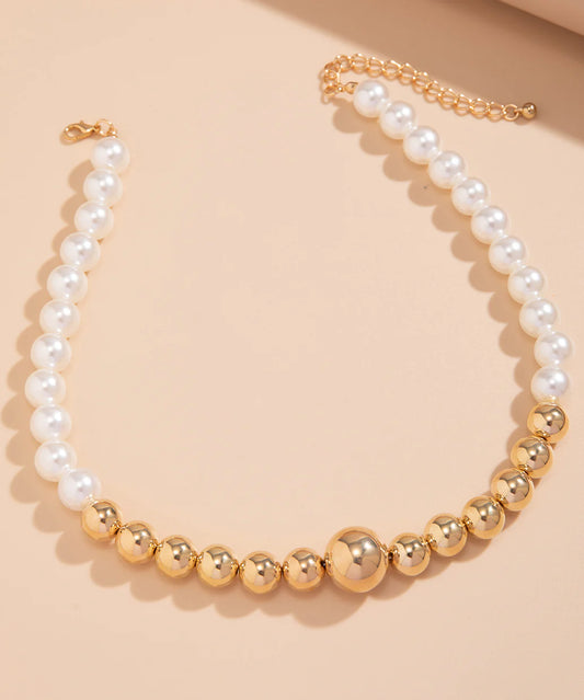 Golden Glow – Simple Pearl Necklace
