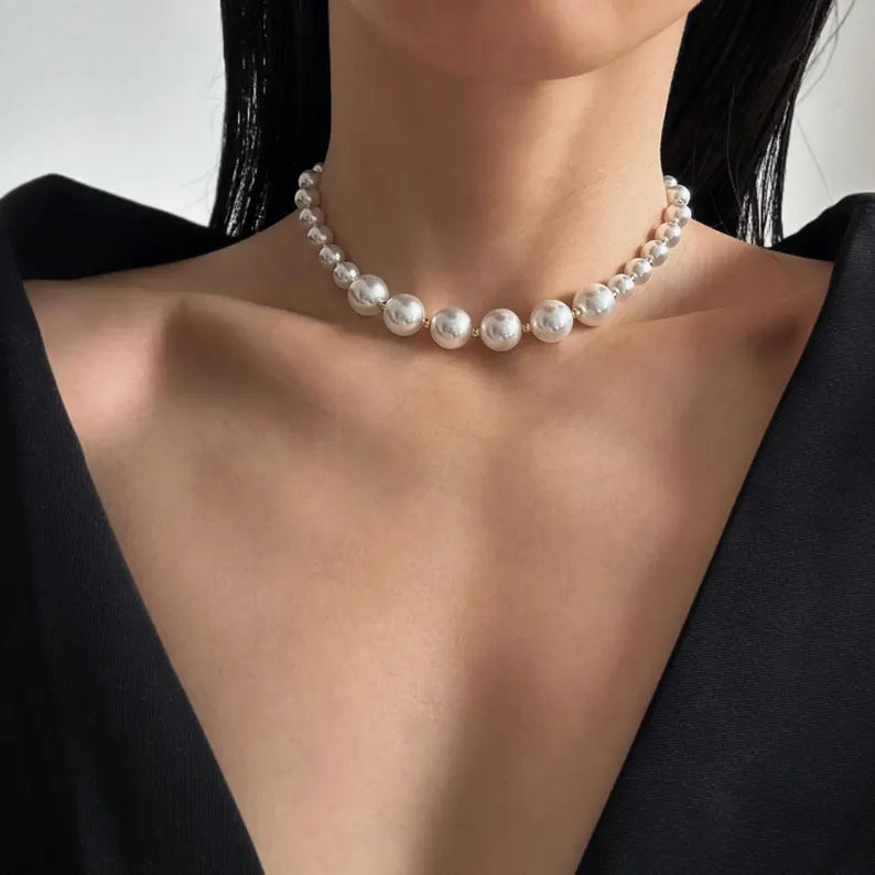 Golden Soul – Minimal Pearl Necklace