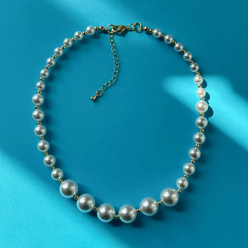 Golden Soul – Minimal Pearl Necklace