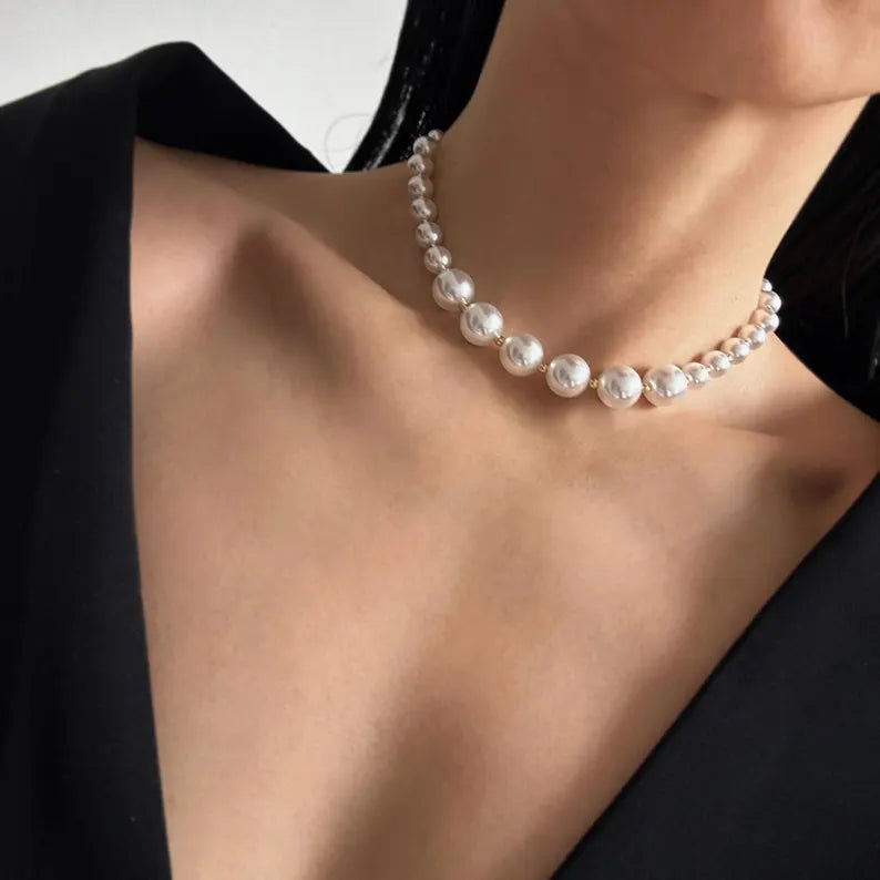 Golden Soul – Minimal Pearl Necklace