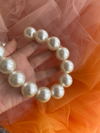 Lustrous Power – XL Statement Pearl Choker