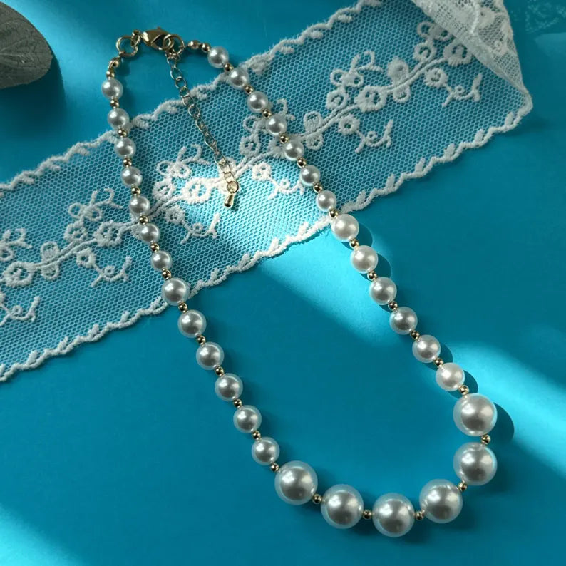 Golden Soul – Minimal Pearl Necklace