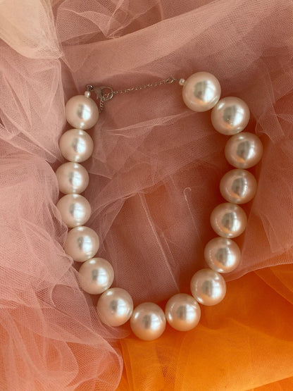 Lustrous Power – XL Statement Pearl Choker