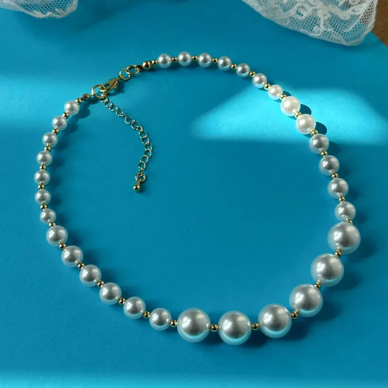 Golden Soul – Minimal Pearl Necklace