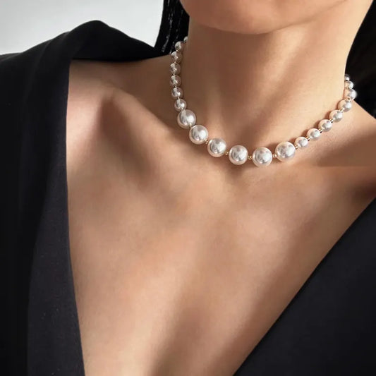 Golden Soul – Minimal Pearl Necklace